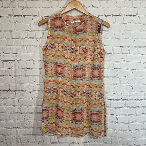 CAbi Avery Tunic Sleeveless Button Front size Small - Picture 15 of 15